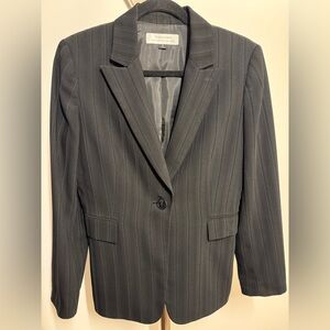 Tahari Women's Charcoal Pinstripe Blazer 
size 8